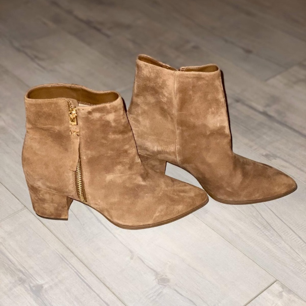 Micheal Kors Caramel Booties